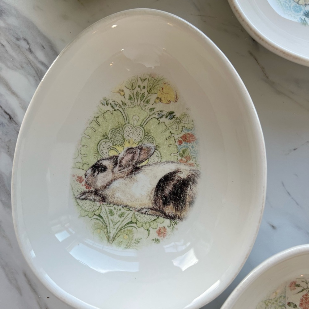 Pottery Barn - Egg Bowls - Set of 4 - Picture 4 of 15